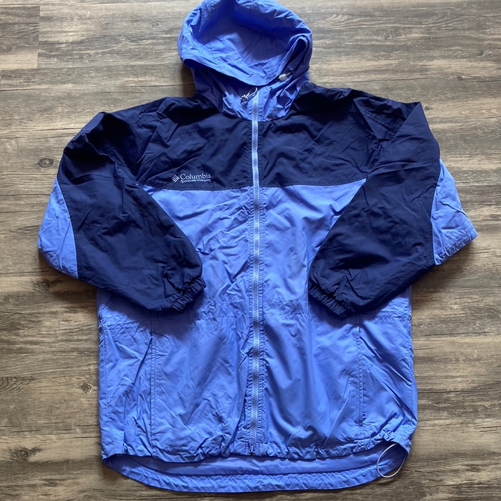 Columbia rain jacket. Size M
